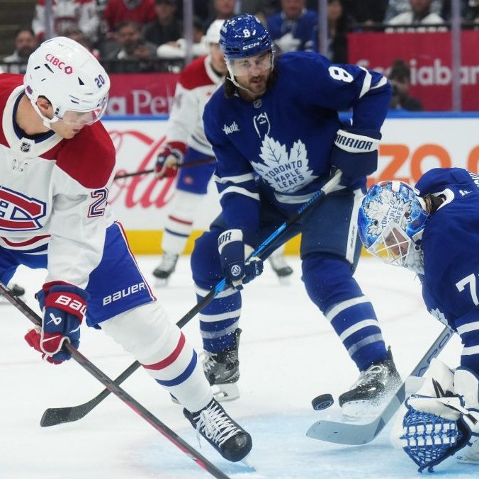 NHL: Juraj Slafkovský začal sezónu bez bodu, no víťazne. Montreal otočil duel v Toronte