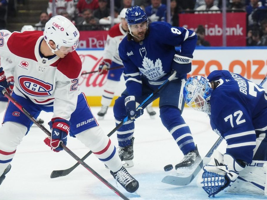 NHL: Juraj Slafkovský začal sezónu bez bodu, no víťazne. Montreal otočil duel v Toronte