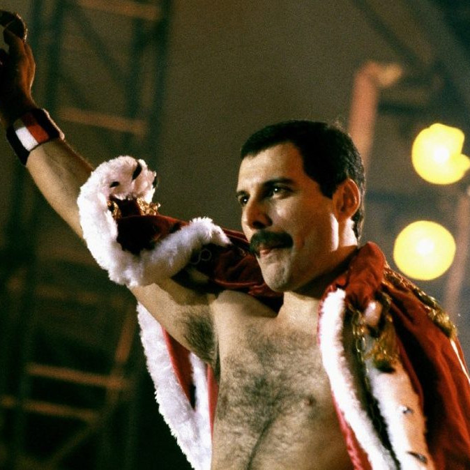 Narodil sa ako Farrokh Bulsara, svet ho spoznal ako Freddieho Mercuryho. Legendárny spevák skupiny Queen by oslávil 80 rokov