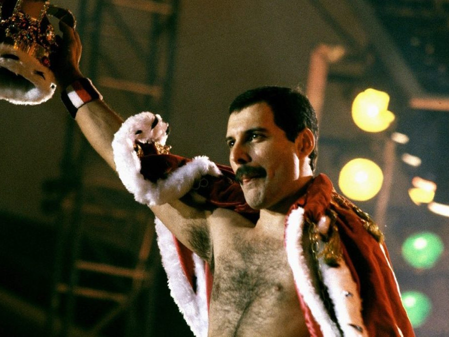 Narodil sa ako Farrokh Bulsara, svet ho spoznal ako Freddieho Mercuryho. Legendárny spevák skupiny Queen by oslávil 80 rokov