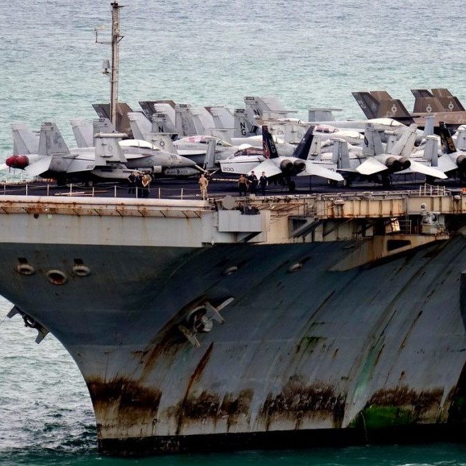 Americká lietadlová loď USS Abraham Lincoln.