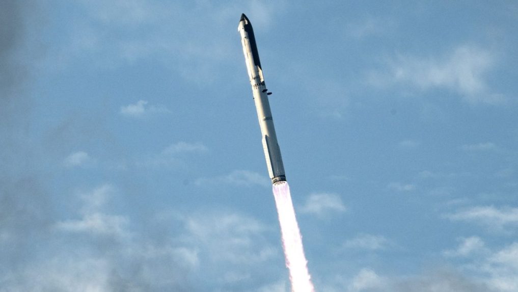 Raketa Starship.