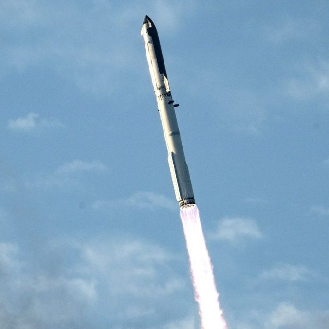Raketa Starship.
