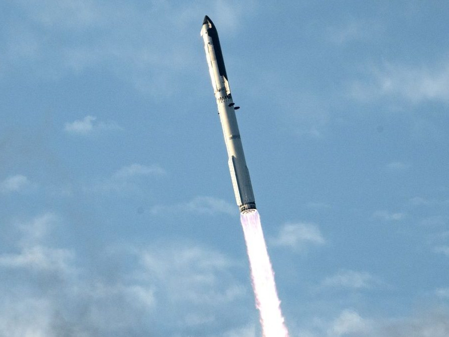 Raketa Starship.
