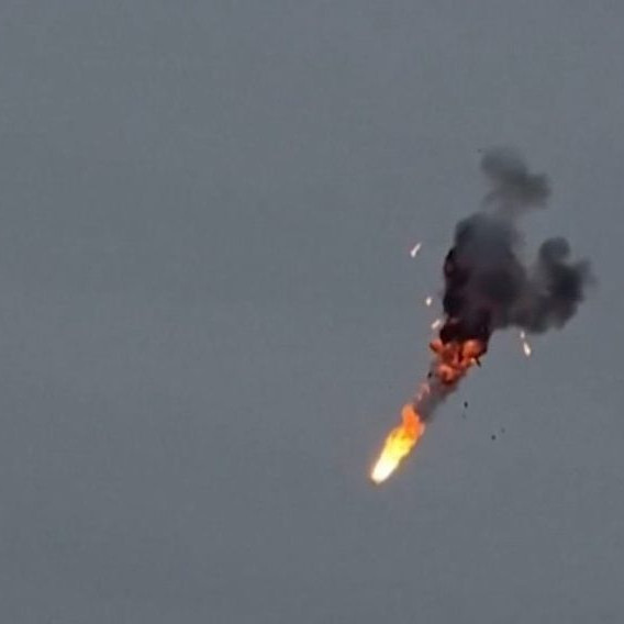 Na snímke zostrelený dron vo vzduchu.