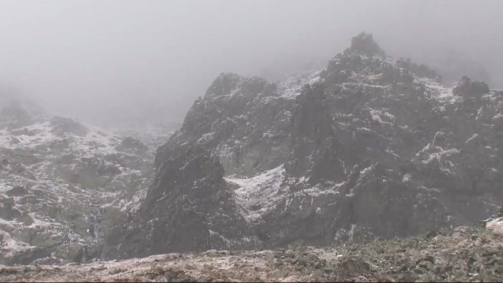 Na snímke pohľad na zasnežené Tatry.