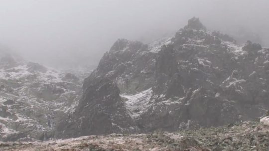 Na snímke pohľad na zasnežené Tatry.