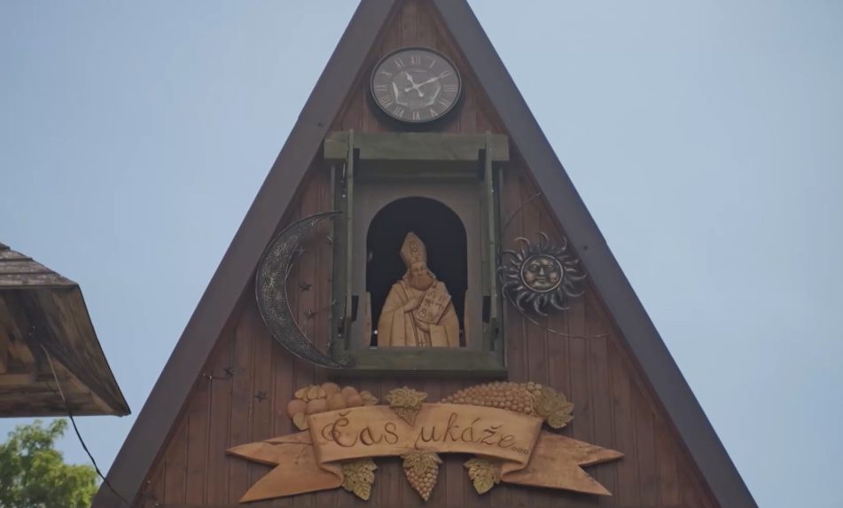 Na snímke vinohradnícky orloj.