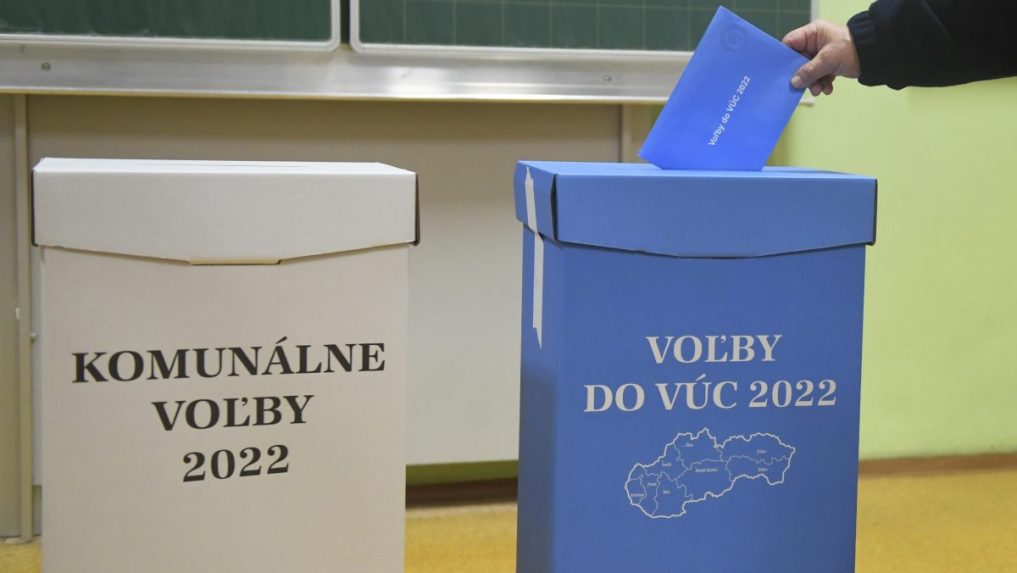 Archívna snímka z posledných spojených samosprávnych volieb.