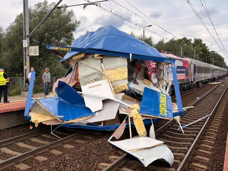zrážka vlaku a kamióna