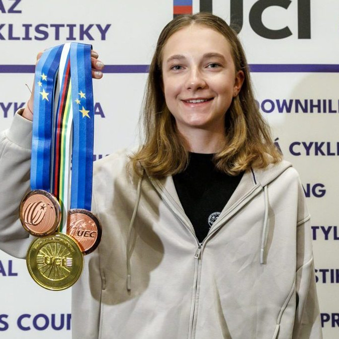 Viktória Chladoňová