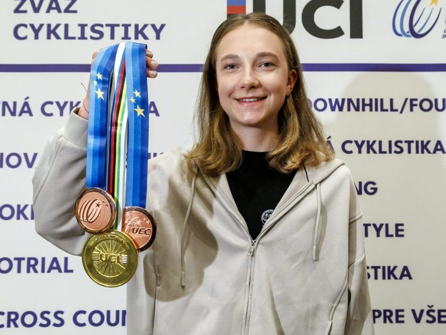 Viktória Chladoňová