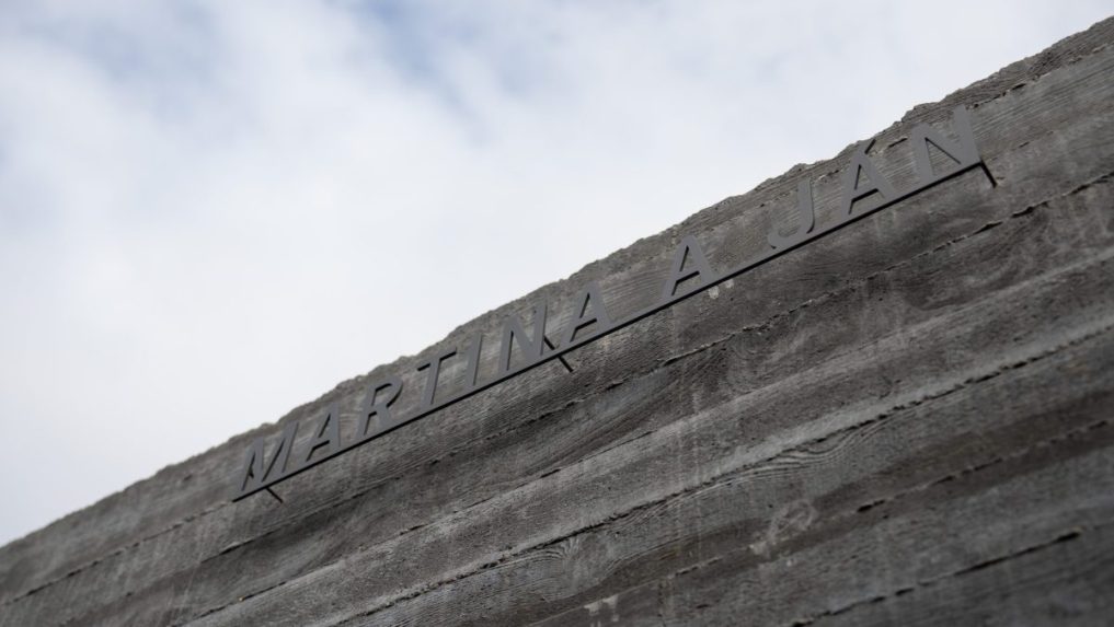 Podoba pam&auml;tn&iacute;ka vzi&scaron;la z verejnej architektonickej s&uacute;ťaže.