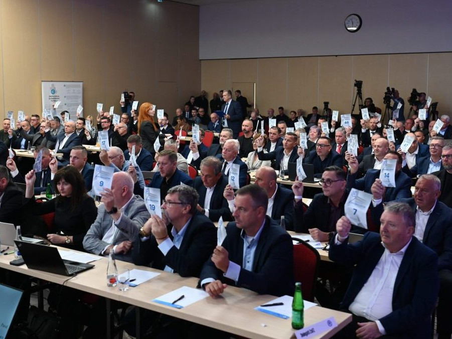 KONFERENCIA SFZ hlasovanie