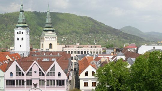 Mariánske námestie z veže Kostola Obrátenia sv. Pavla (Sirotár) v Žiline.