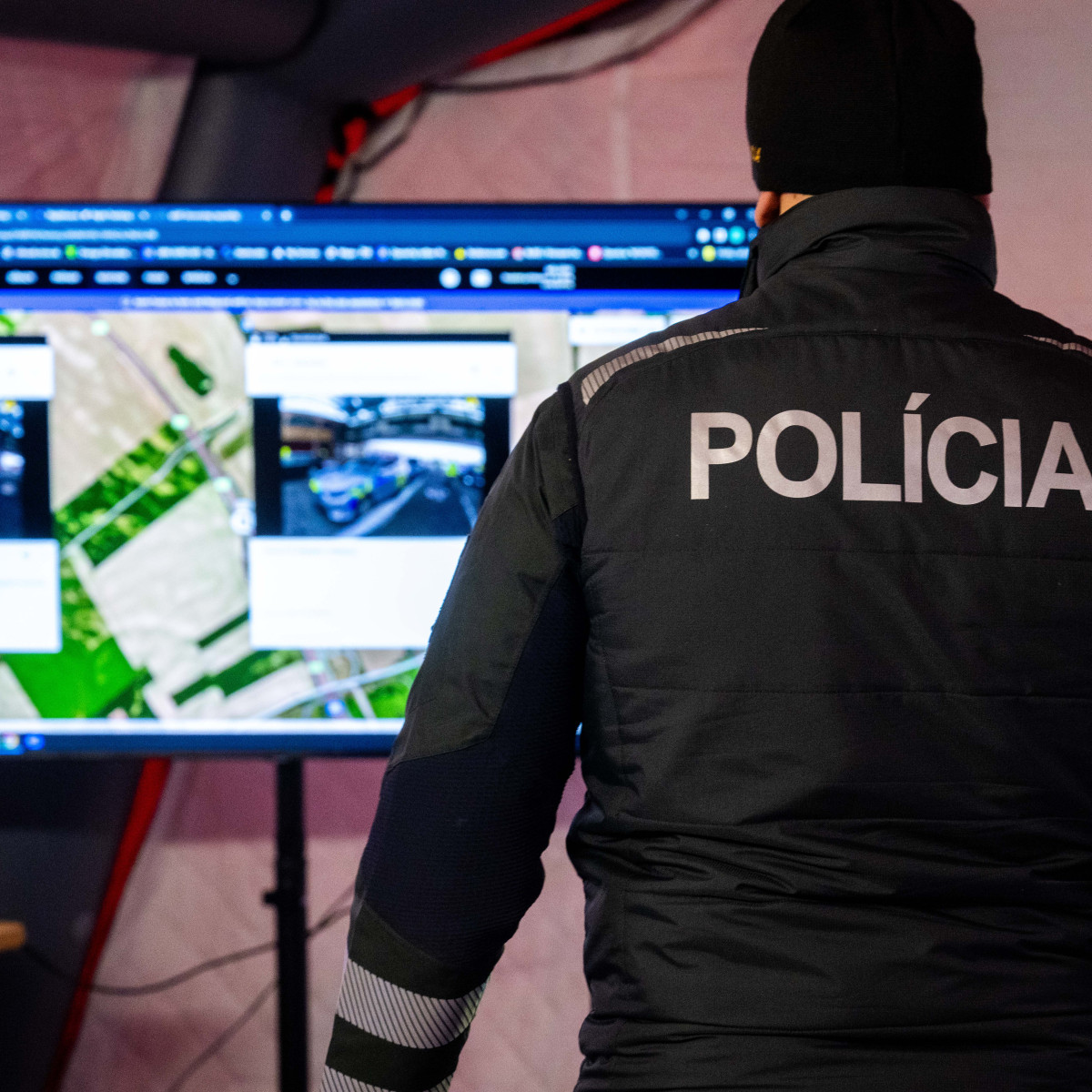 policajt