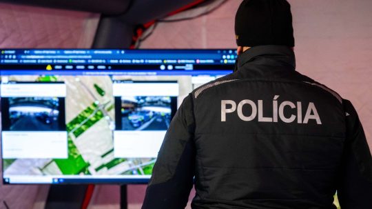 policajt