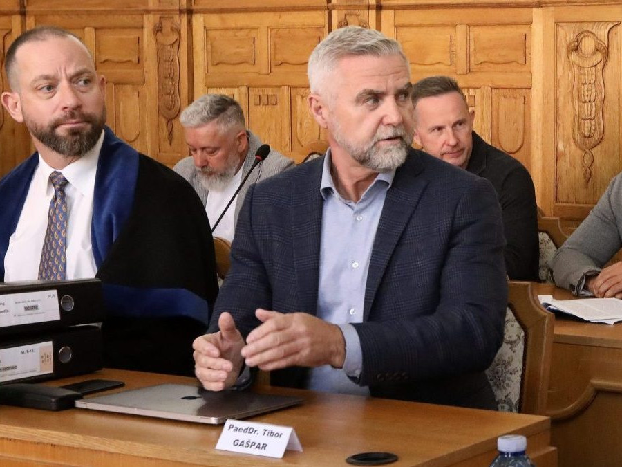 Tibor Gašpar a obhajca Marek Para.