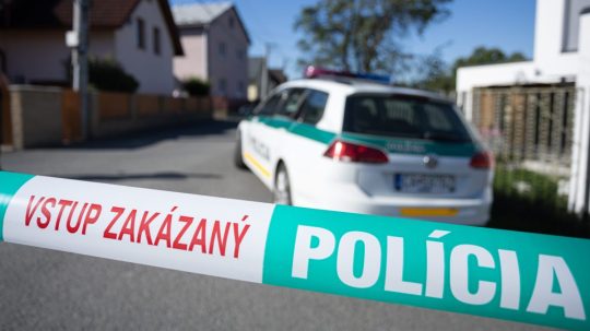 Na snímke polícia v Staškove.