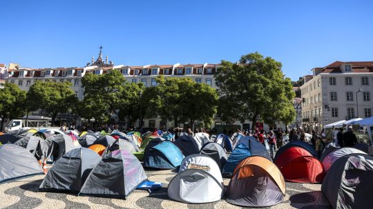 demonštranti v Portugalsku
