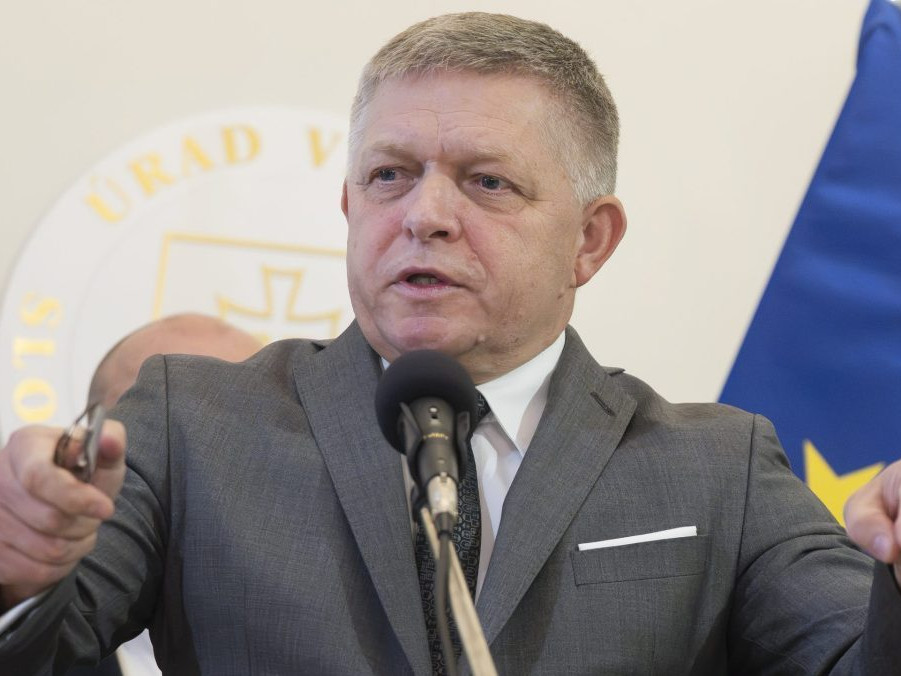 Na snímke R. Fico.