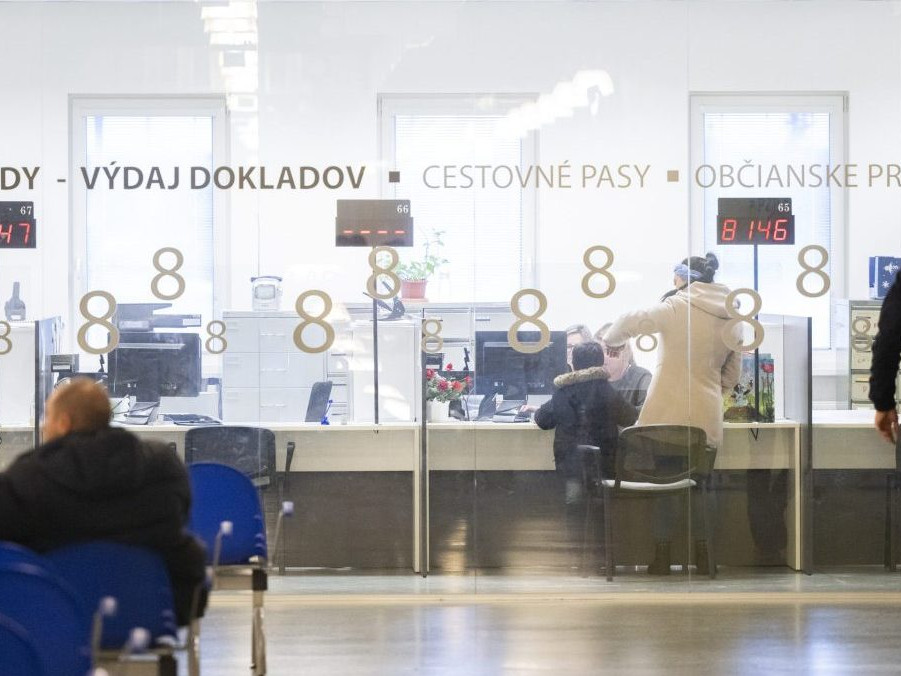 Oddelenie dokladov v Klientskom centre na Tomášikovej ulici.