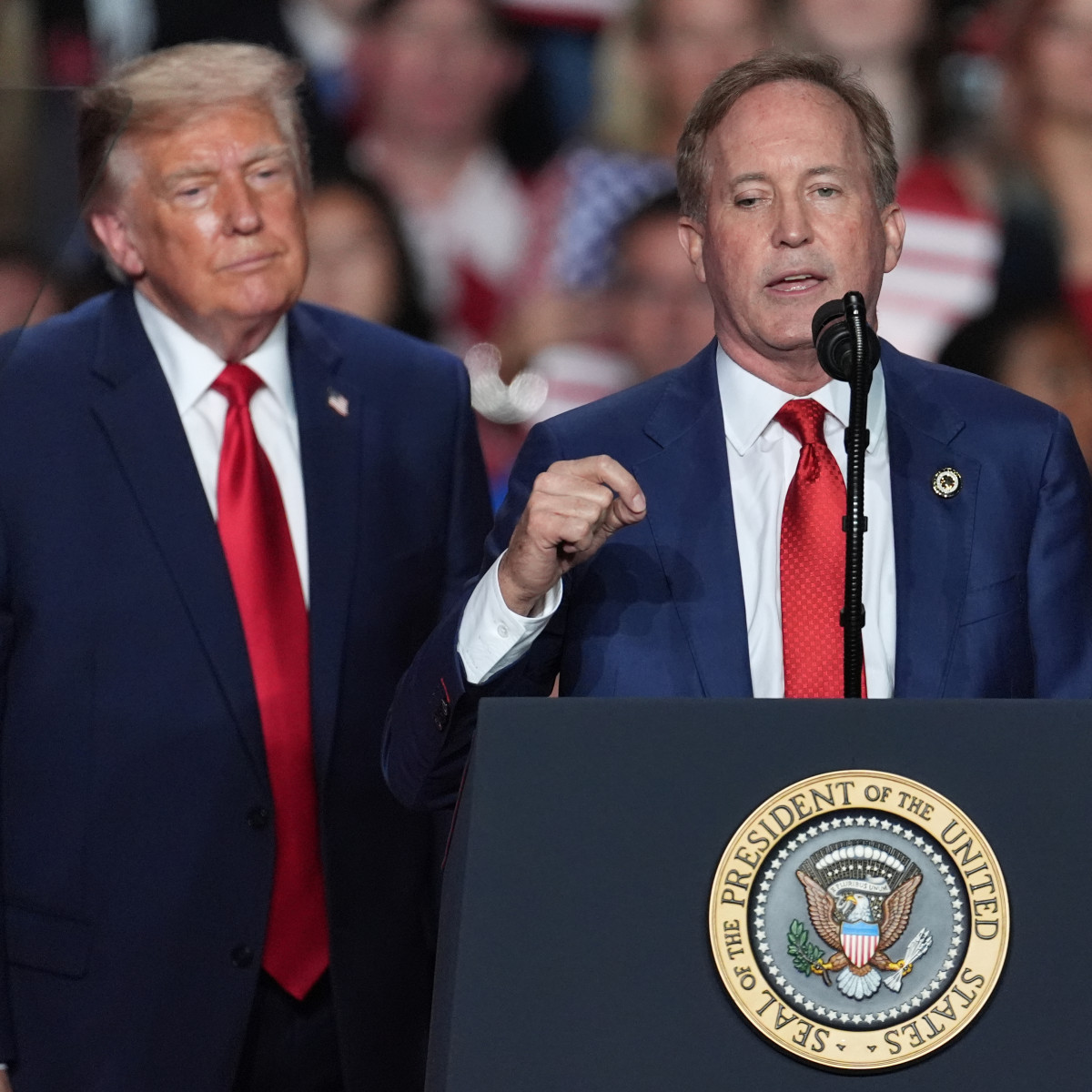 Donald Trump a Ken Paxton