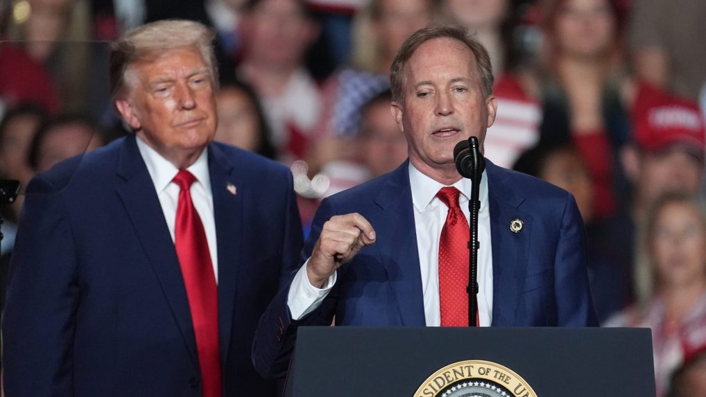 Donald Trump a Ken Paxton