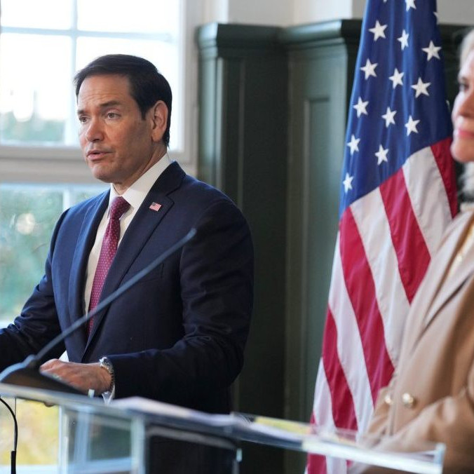 Islandská ministerka zahraničných vecí Thorgerdur Katrín Gunnarsdóttirová a americký šéf diplomacie Marco Rubio.