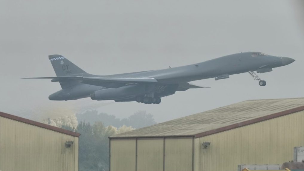 Na ilustračnej snímke bombardér B-1.