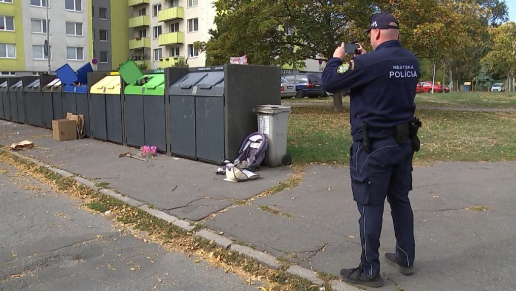 policajt pri kontajneroch