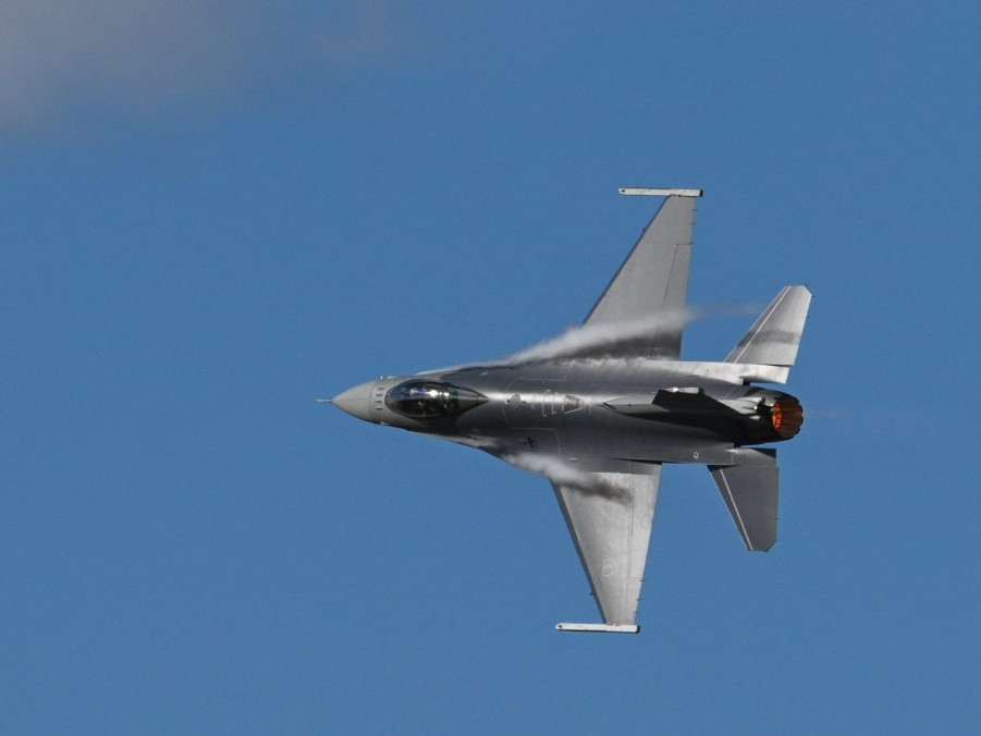 Lietadlo Ozbrojených síl SR F-16.