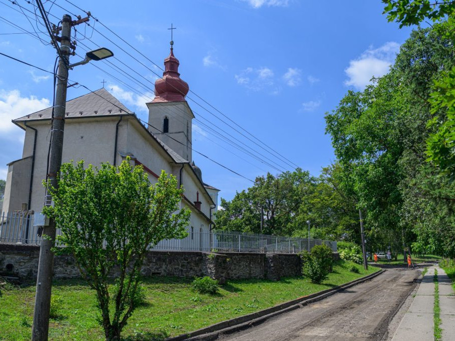 Kostol Nanebovzatia Panny Márie v Hanušovciach nad Topľou.