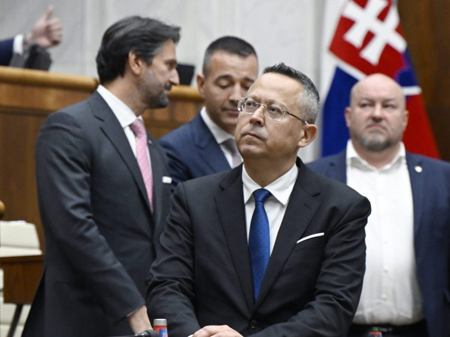 Na snímke minister financií Ladislav Kamenický.