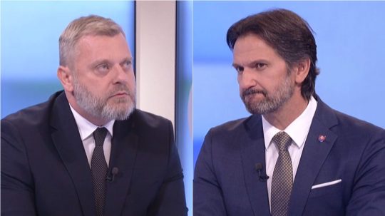 Na snímke Juraj Krúpa a Robert Kaliňák počas relácie O 5 minút 12.