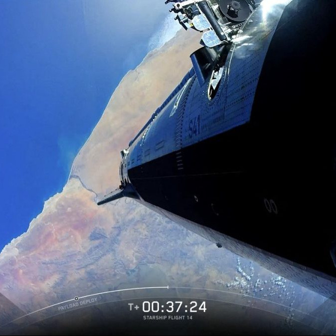 Na ilustračnej snímke rakety, ktorá vyniesla na obežnú dráhu satelity Starlink.