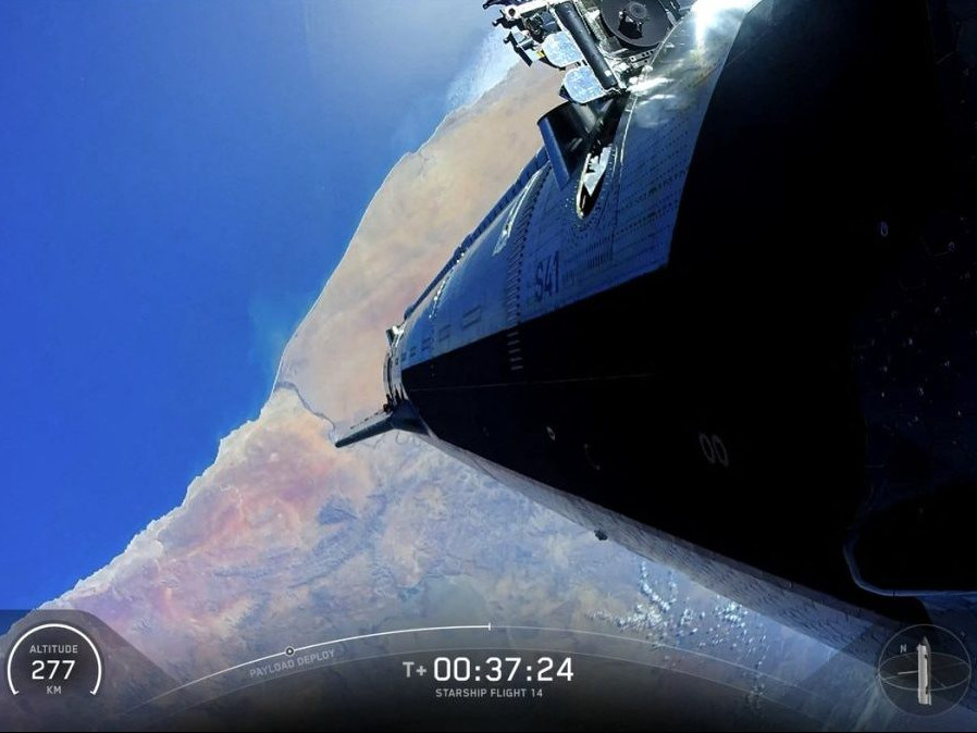 Na ilustračnej snímke rakety, ktorá vyniesla na obežnú dráhu satelity Starlink.