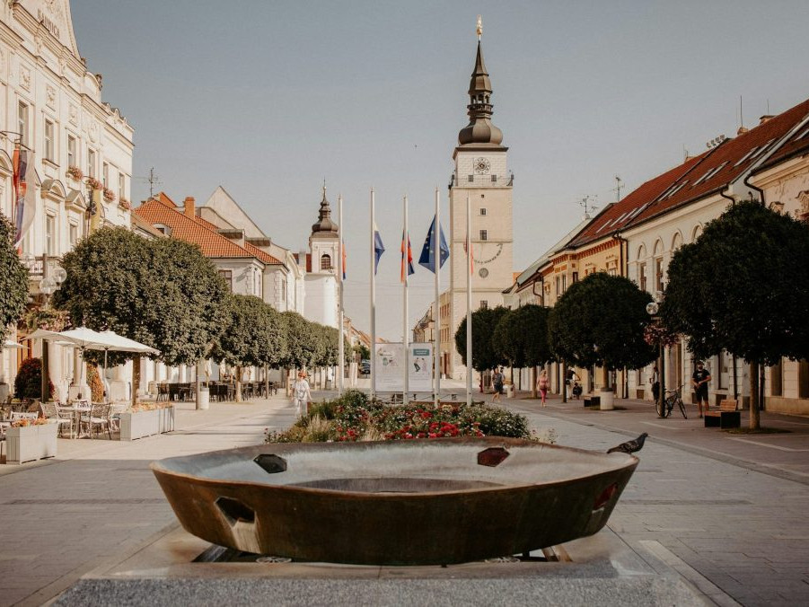 Trojičné námestie